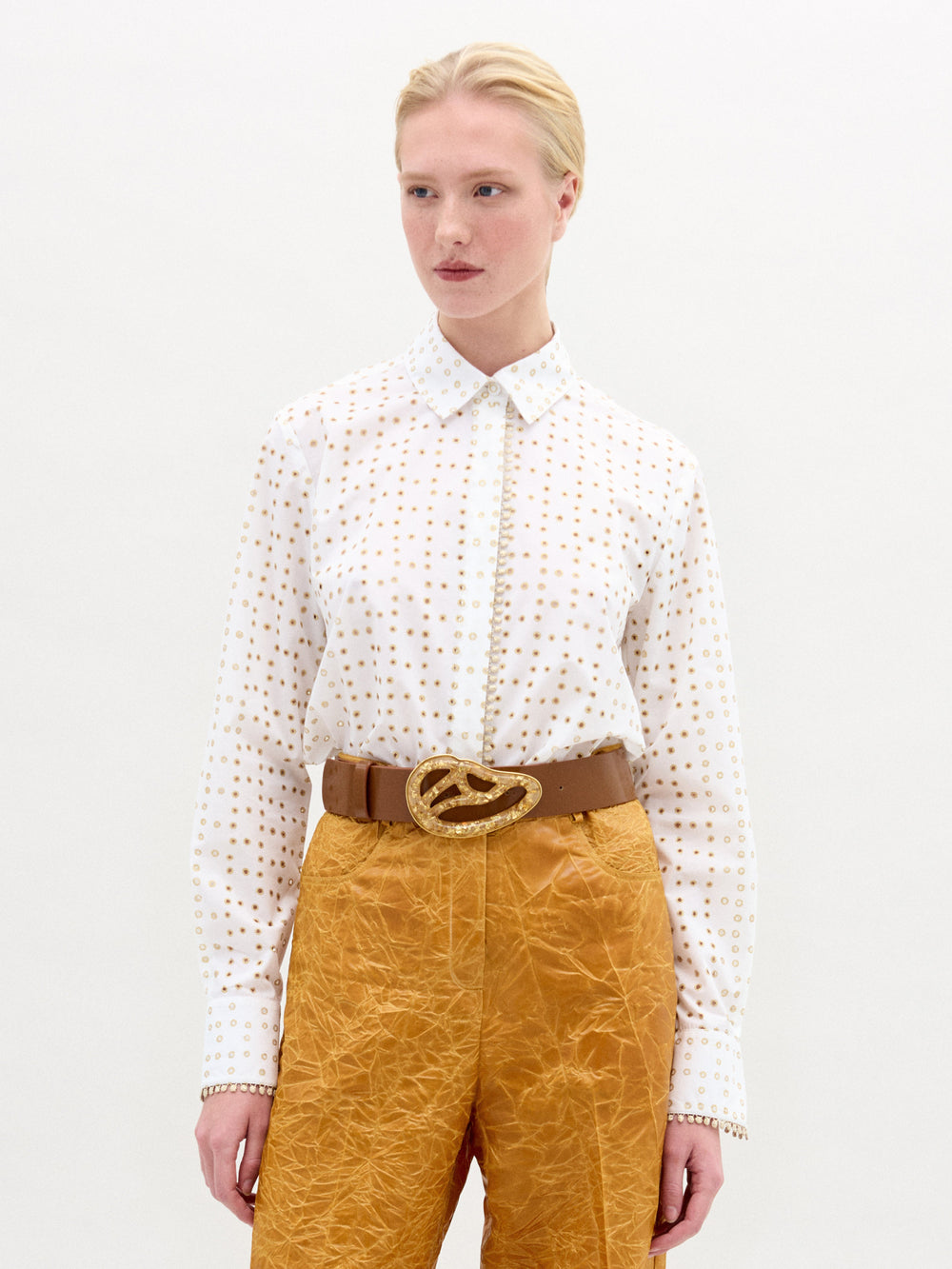 NAROA_BLOUSE_-_WHITE_GOLD_DOTS_FRONT_FALL_2025