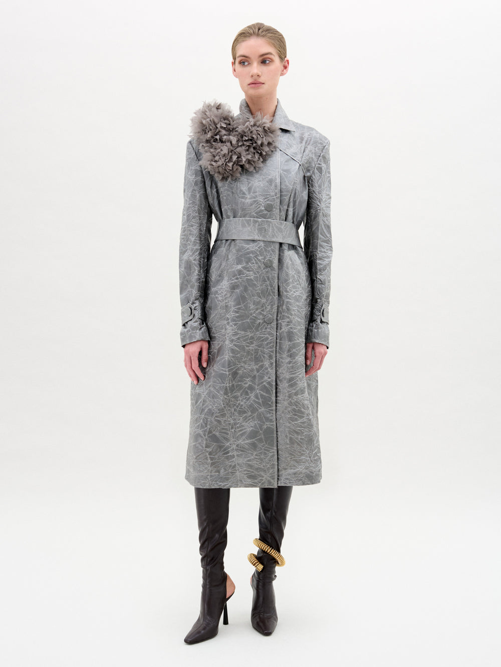NILO_TRENCH_ROMY_COLLAR_PIECE_-_SILVER_Front_FALL_2025