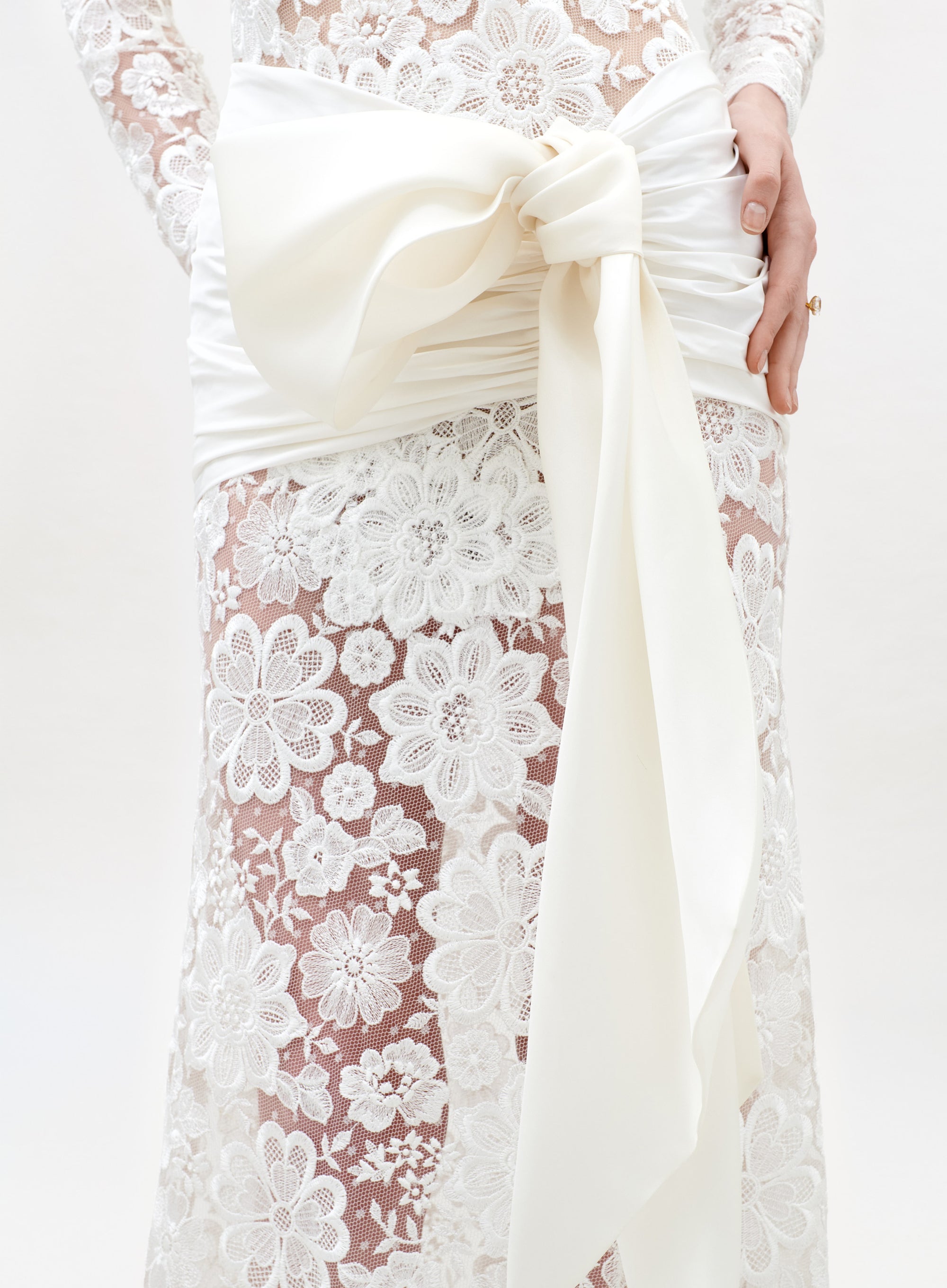 00_AlmaDress_White_BridesCapsule2026_DETAIL