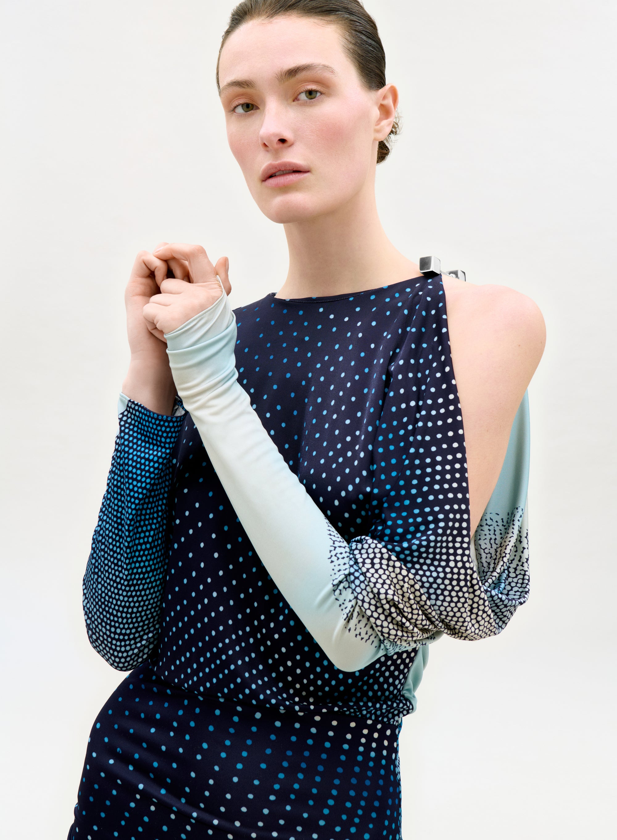 01___Zaid_Dress___Navy_PRE_FALL_2026_DETAIL
