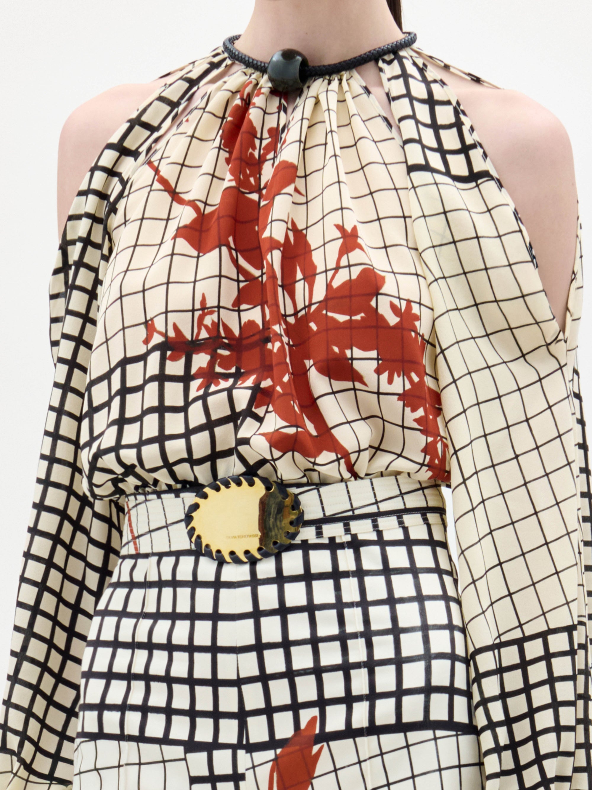 09_ElkeBlouse_GeometricPrint__PRESPRING2026_DETAIL