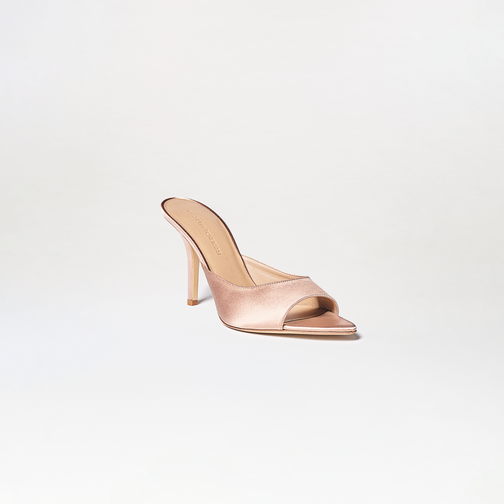 5_Gia_Borghini_x_Silvia_Tcherassi_-_Heel_01_1