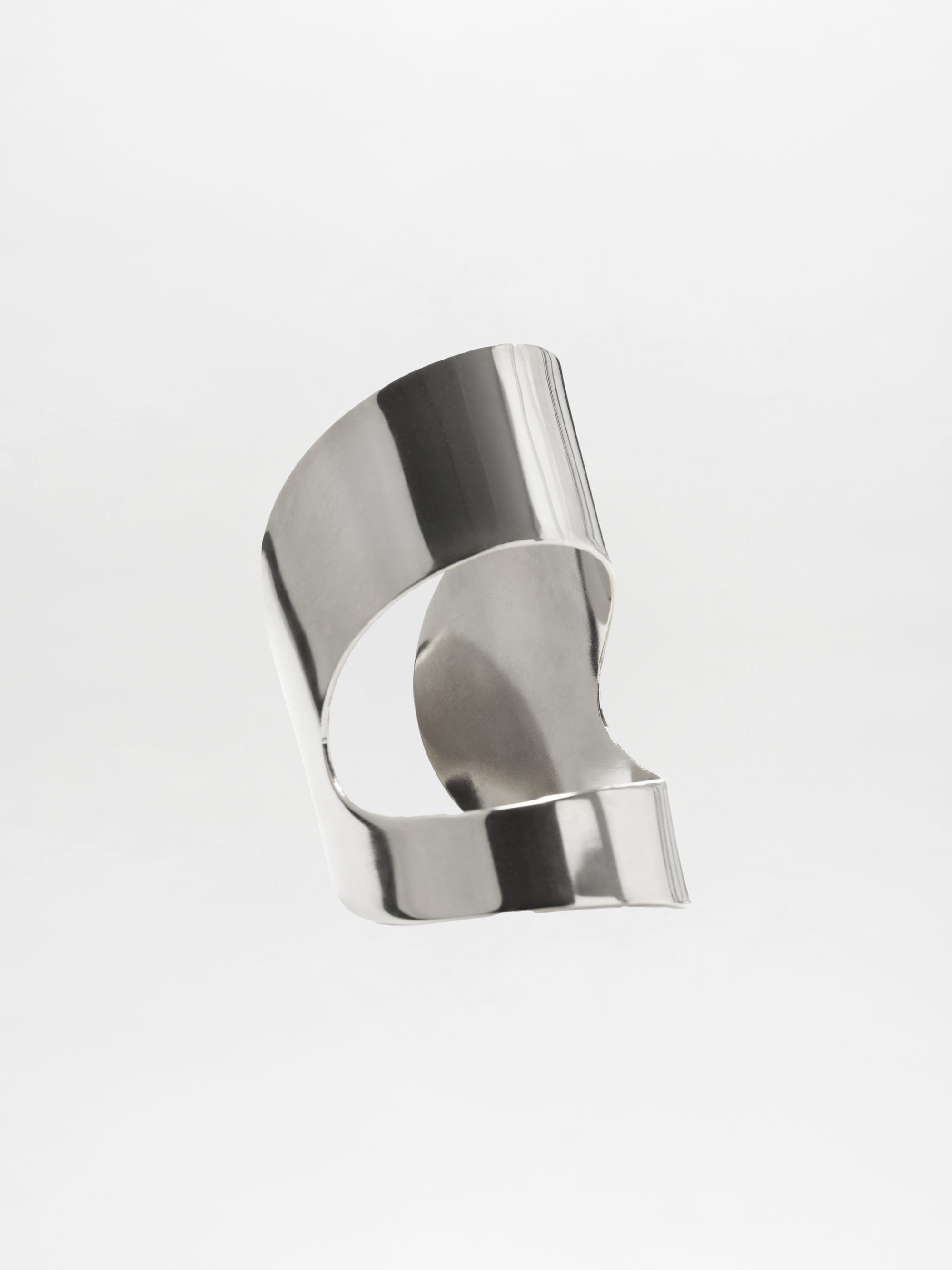 ARTEMISCUFF-SILVER_PRE-FALL2025_1