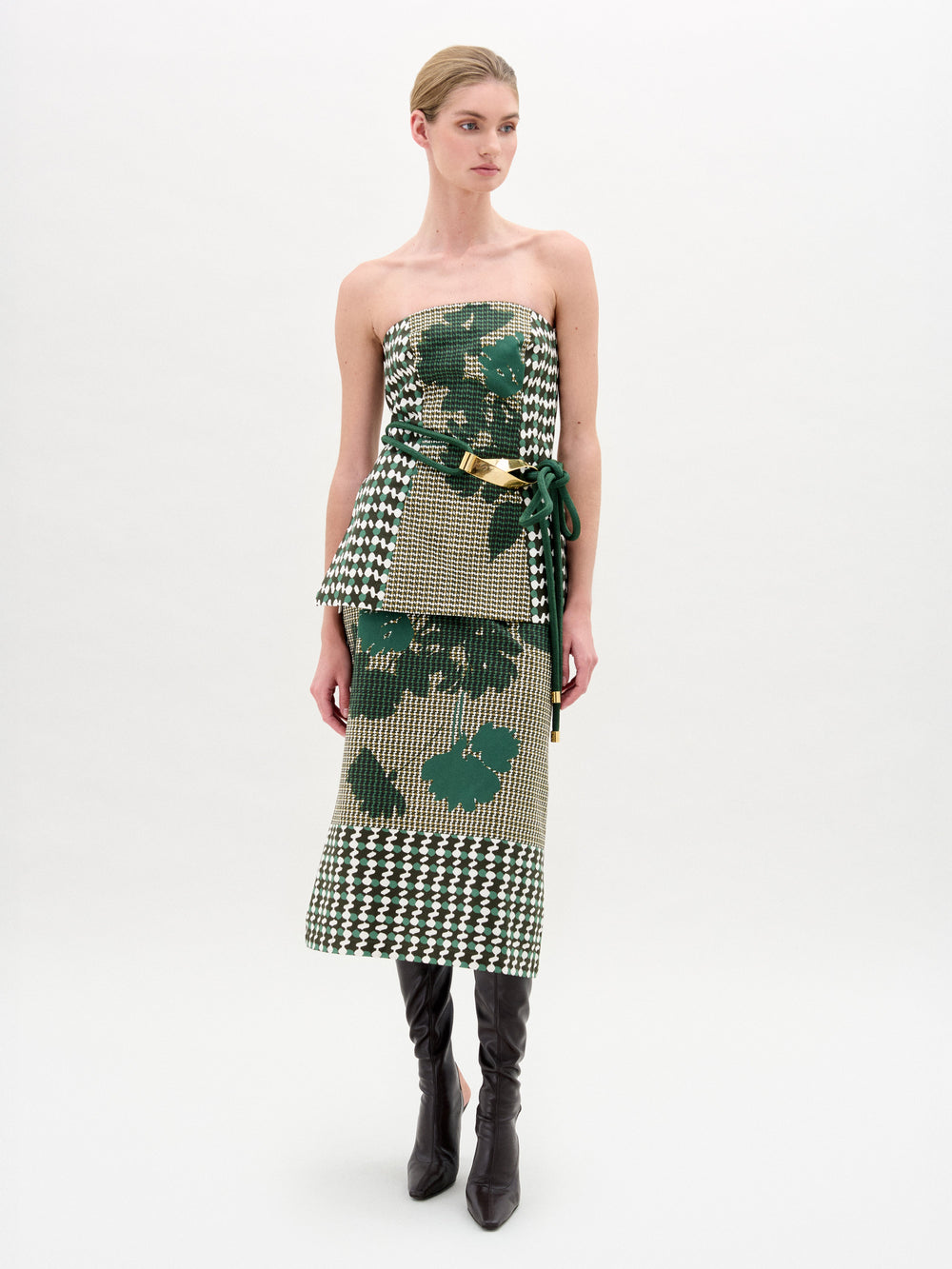 ATIRA_SKIRTT_-ABSTRACT_GREEN_PATTERN_FRONT_FALL_2025