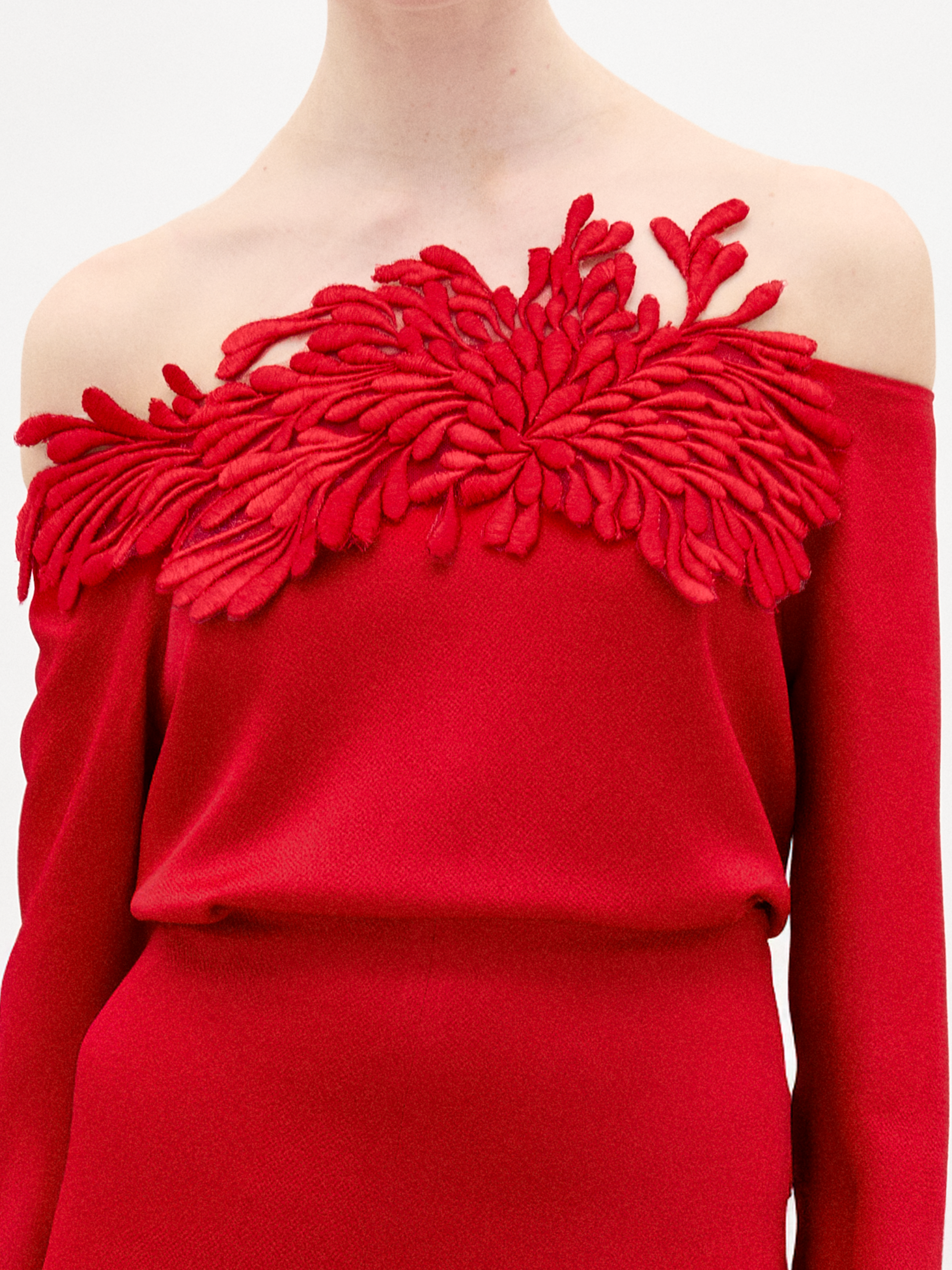 BELINDABLOUSE-ROUGE_DETAIL_HolidayCapsule2025