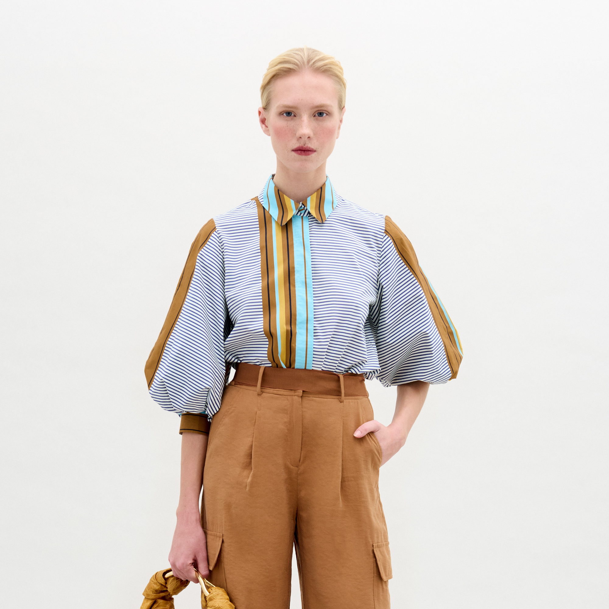 BELKISBLOUSE-TERRASTRIPES_DARNELLPANT-CAMEL_FRONT_PRE-FALL2025