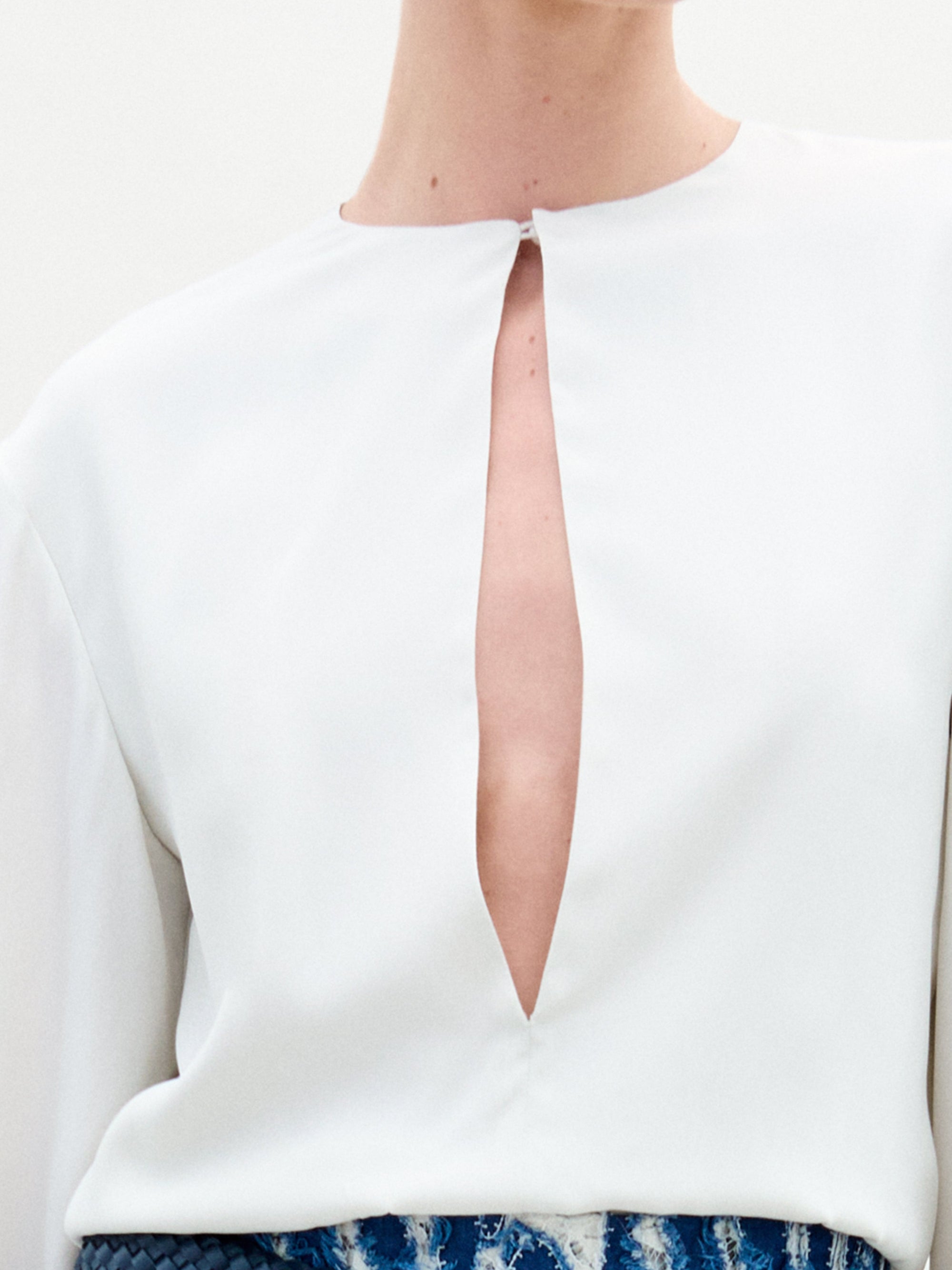 COVILHABLOUSE-OFFWHITE_DETAIL_PRE-FALL2025