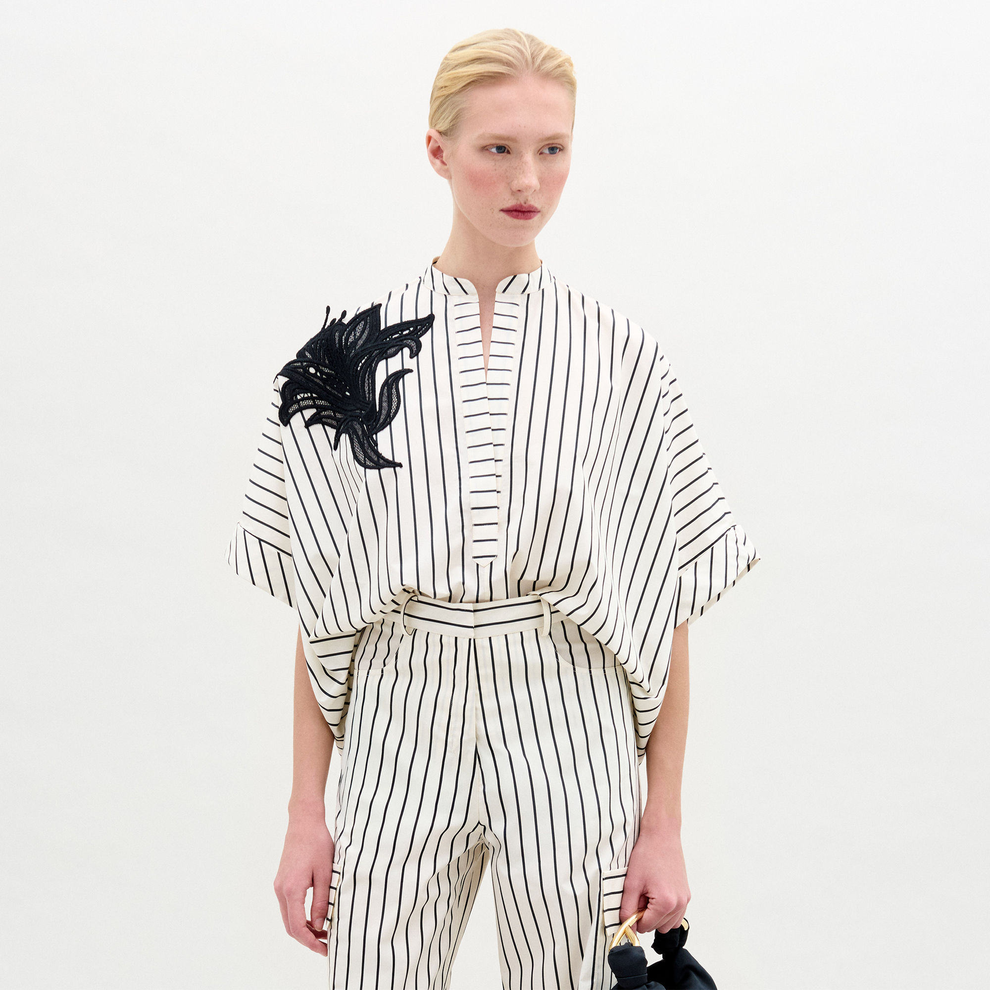 DAIA_BLOUSE_-_BLACK_WHITE_STRIPES_FRONT_PRE-FALL_2025_8a8f7072-d60c-47b1-adf2-2ad2042dad79