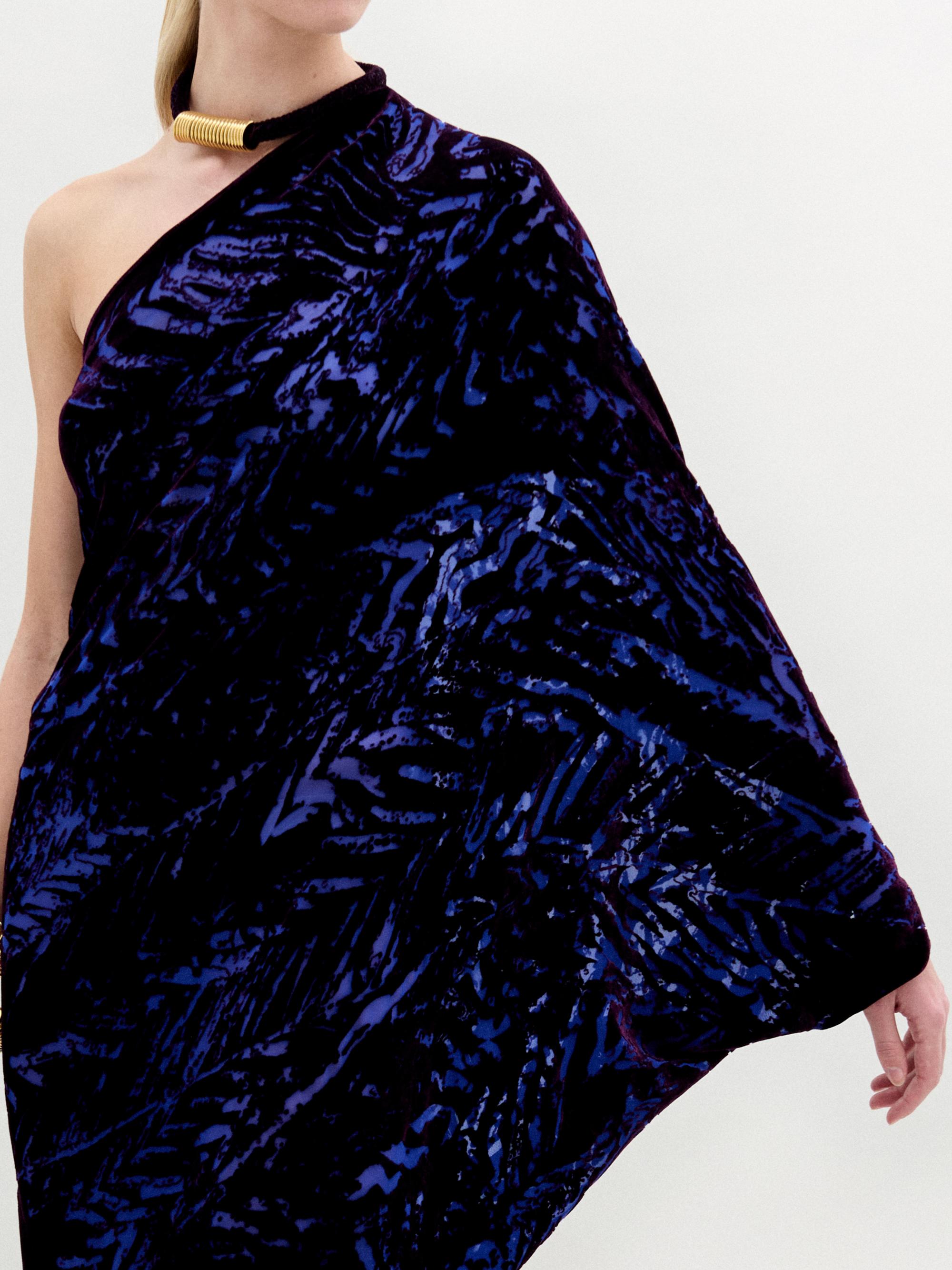 ERICADRESS-EGGPLANTVELVET_DETAIL_HolidayCapsule2025