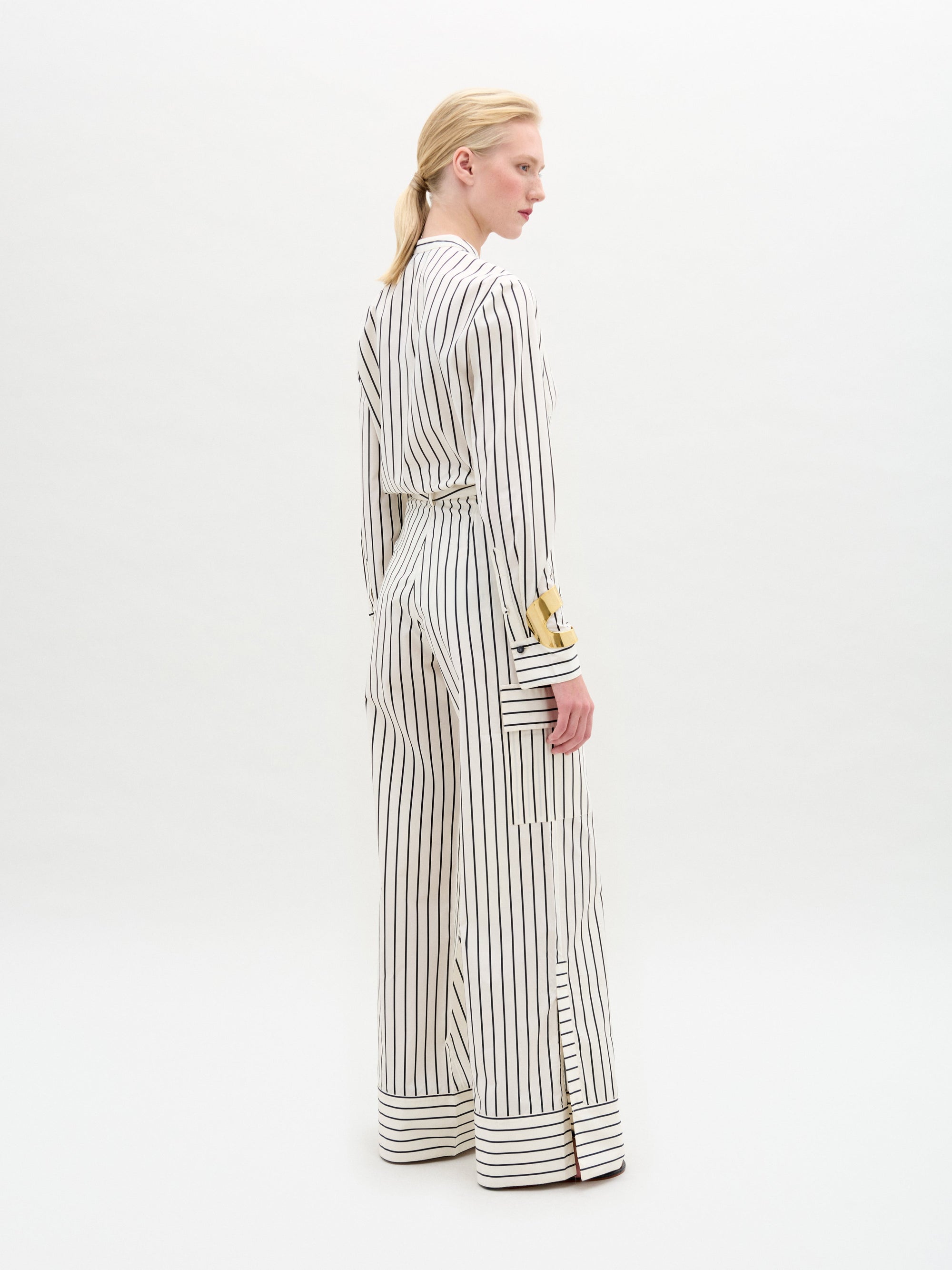 ISABELLBLOUSE-BLACKWHITESTRIPES_FALAKPANT-BLACKWHITESTRIPES_BACK_PRE-FALL2025__1