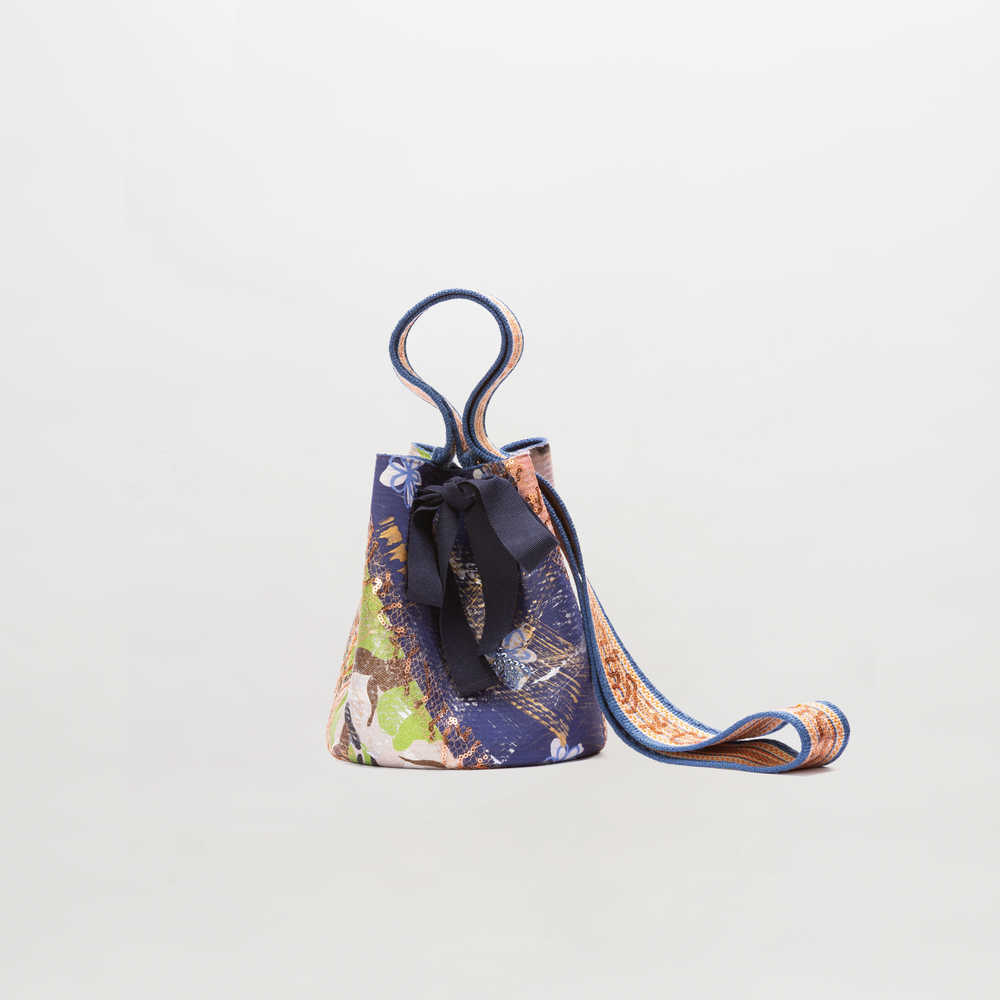 LAAPUT_MOCHILA_AZUL_PEQUENA_6e0798fe-bb0f-48fe-8f87-09d53cd5eb1c