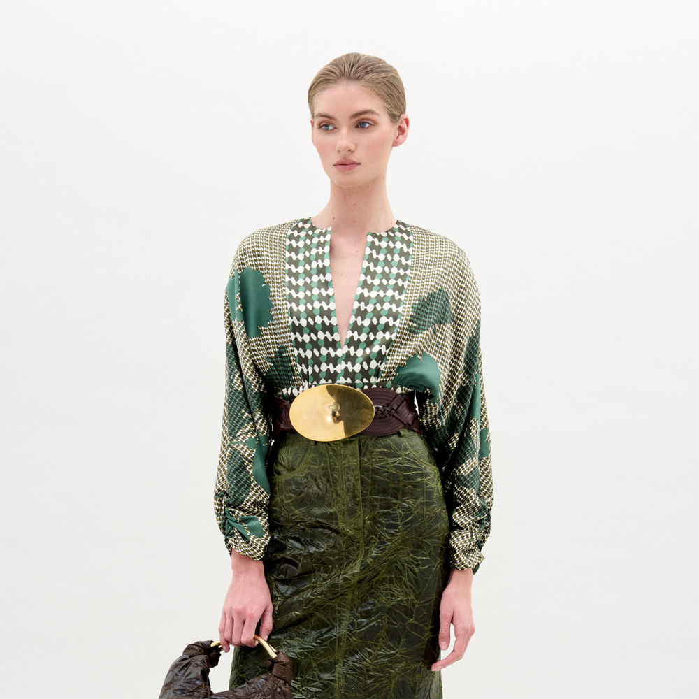 LIZZY_BLOUSE_-_ABSTRACT_GREEN_PATTERN_FRONT_FALL_2025