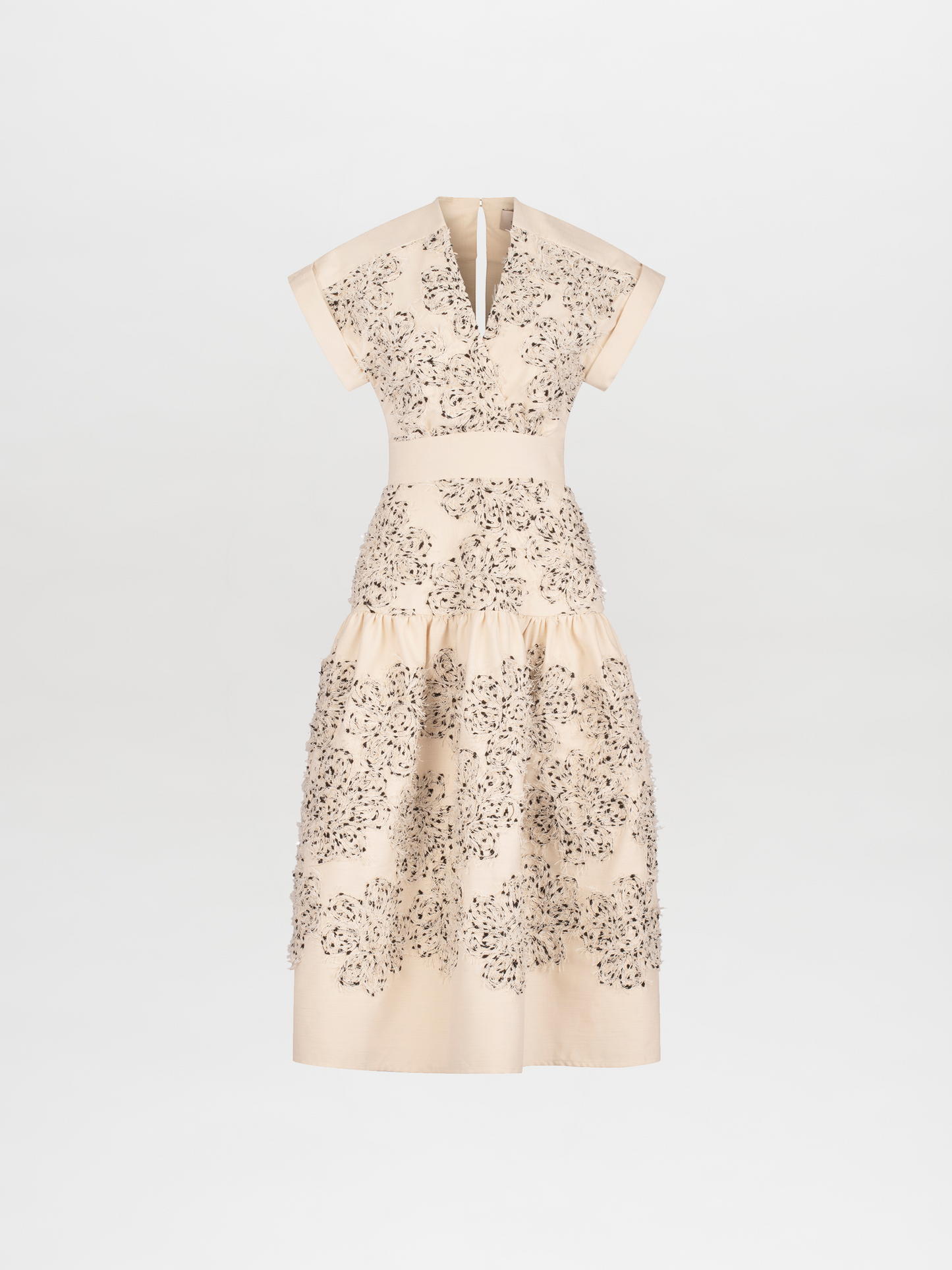 Vestido Metaponto Beige Black Embroidered Flowers