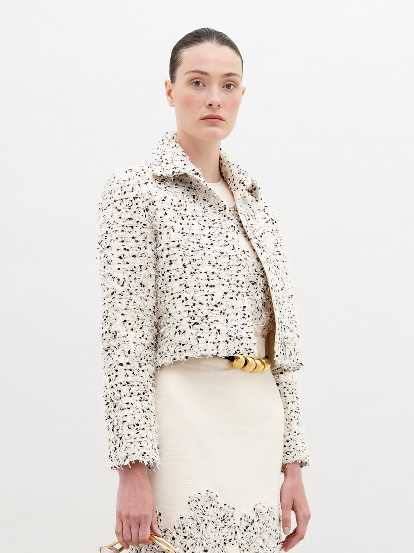 Chaqueta Perla Beige Black Embroidered Flowers