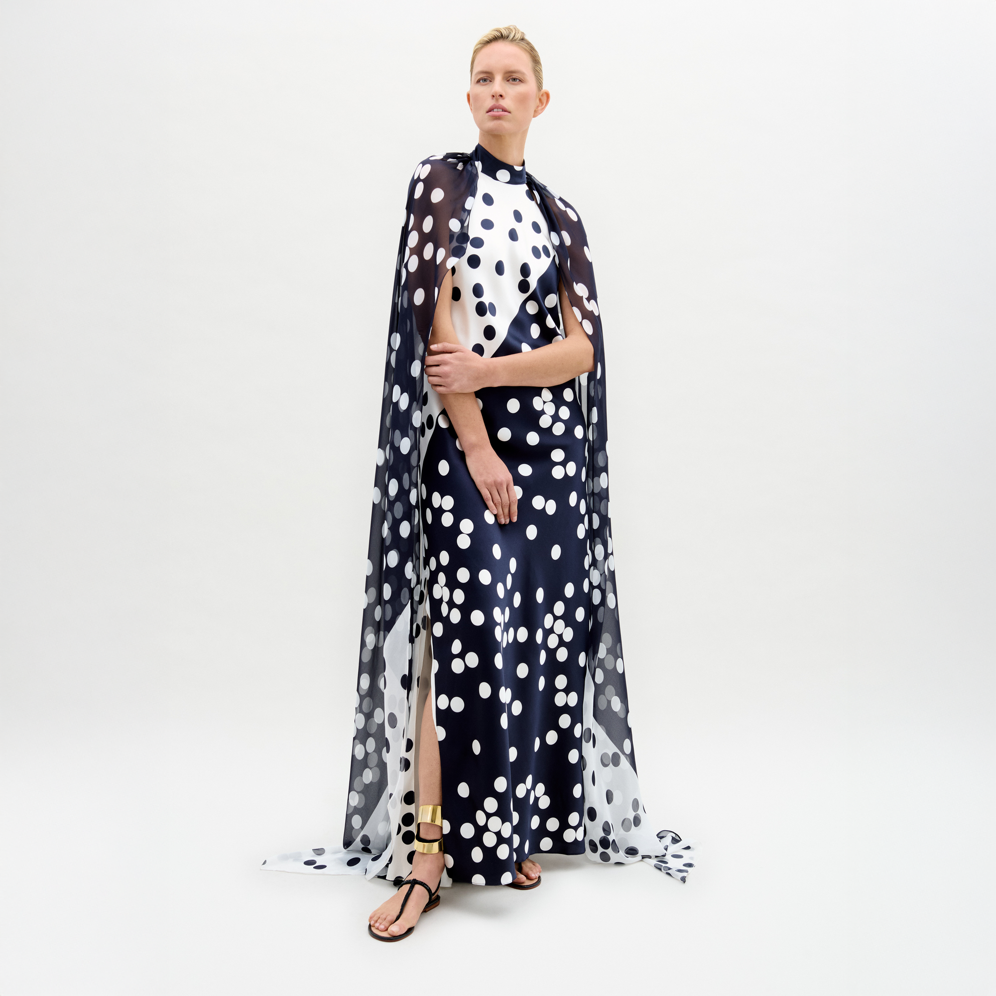 SABINADRESS-NAVYWHITEDOTS_Front_PRE-FALL2025