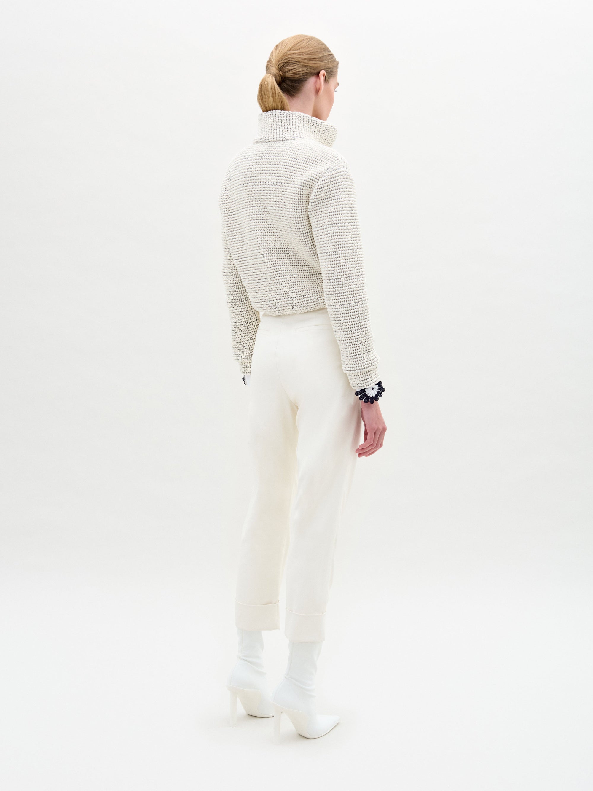 ZALTAJACKET-PEARL_MOADPANT-PEARL_BACK_PRE-FALL2025__1