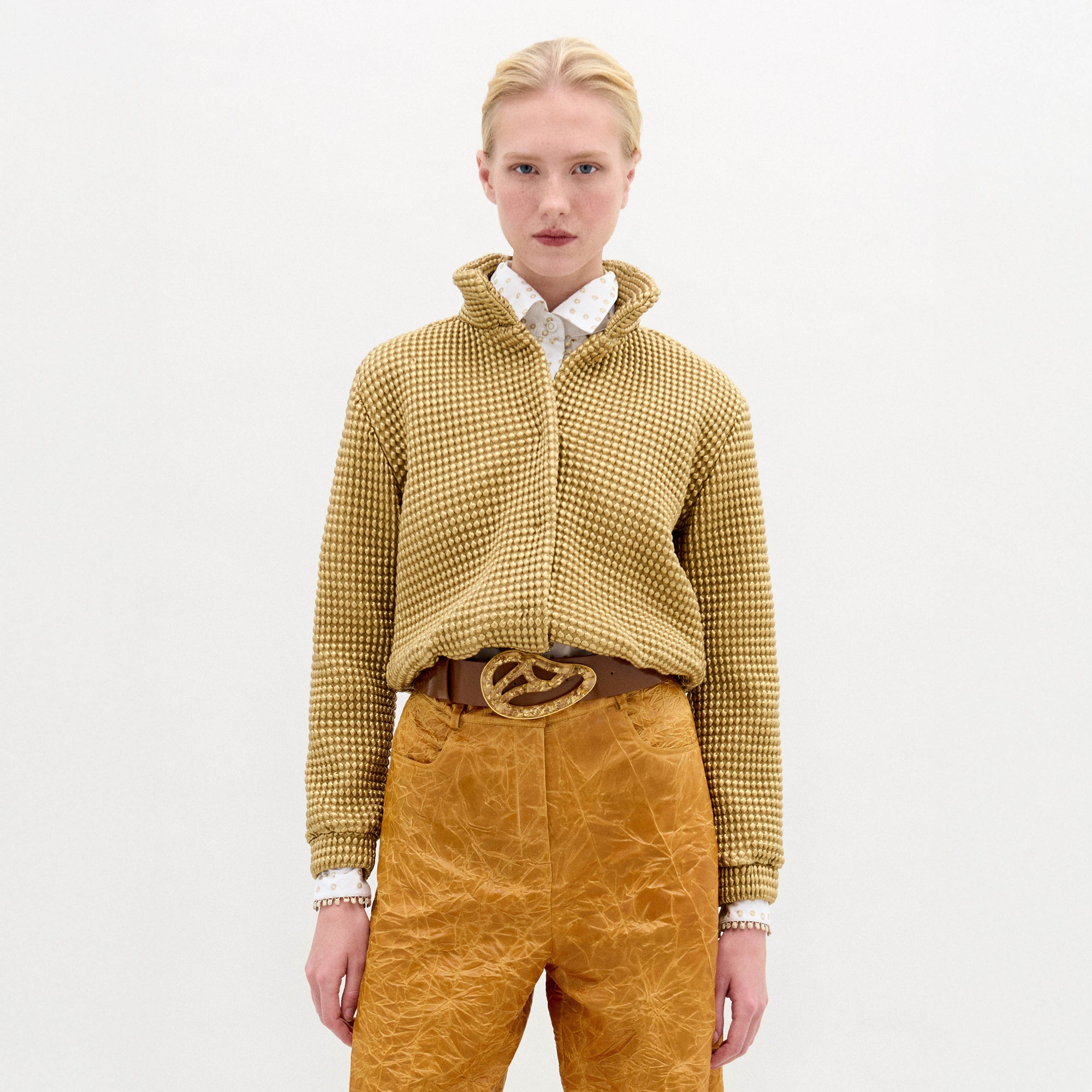 ZALTA_JACKET_-_GOLD_FRONT_FALL_2025_f79e097f-b155-4cbc-986e-6dacb959f52d
