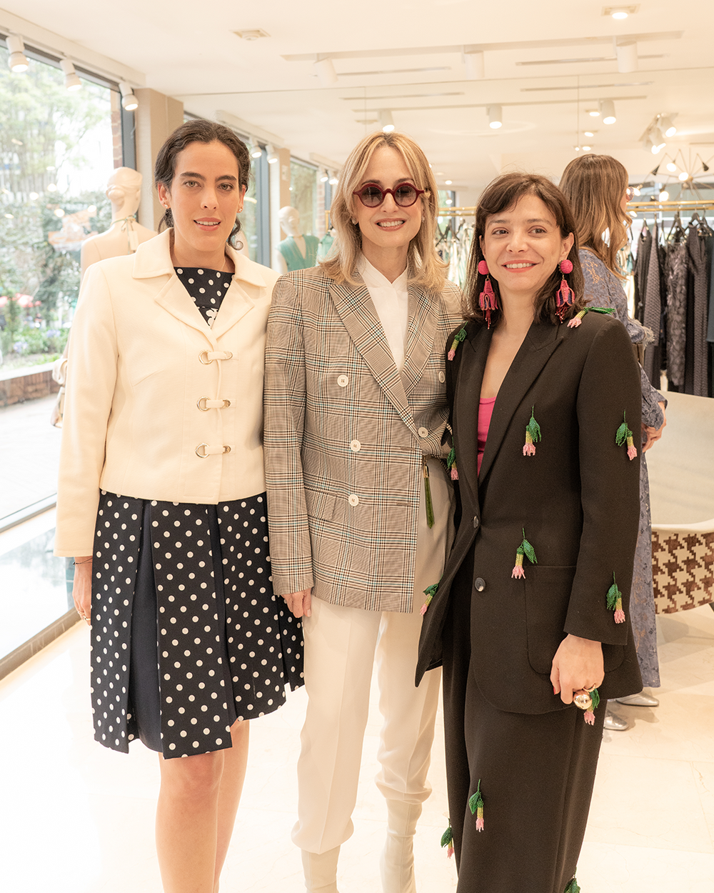 women_at_an_event_1