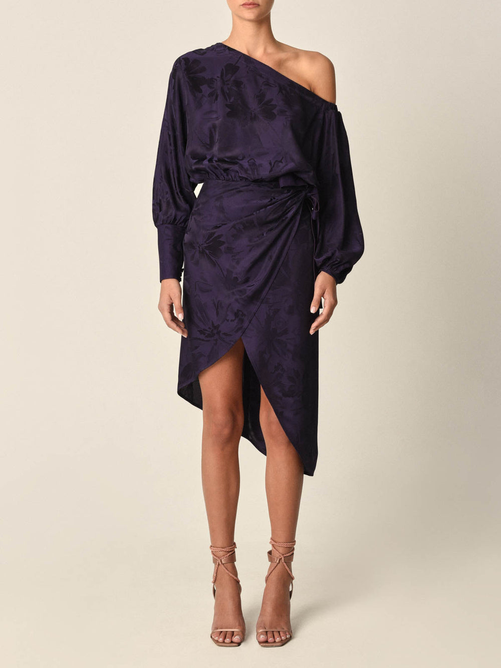 FALL2022ONMODELCO5160_d5d1a9c6-c18a-4da2-a2d5-cc5dec3b1fba