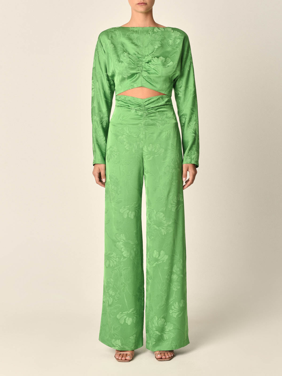 FALL2022ONMODELCO5388_f34fa68b-ccb4-43ce-bd3c-894323a1f49e